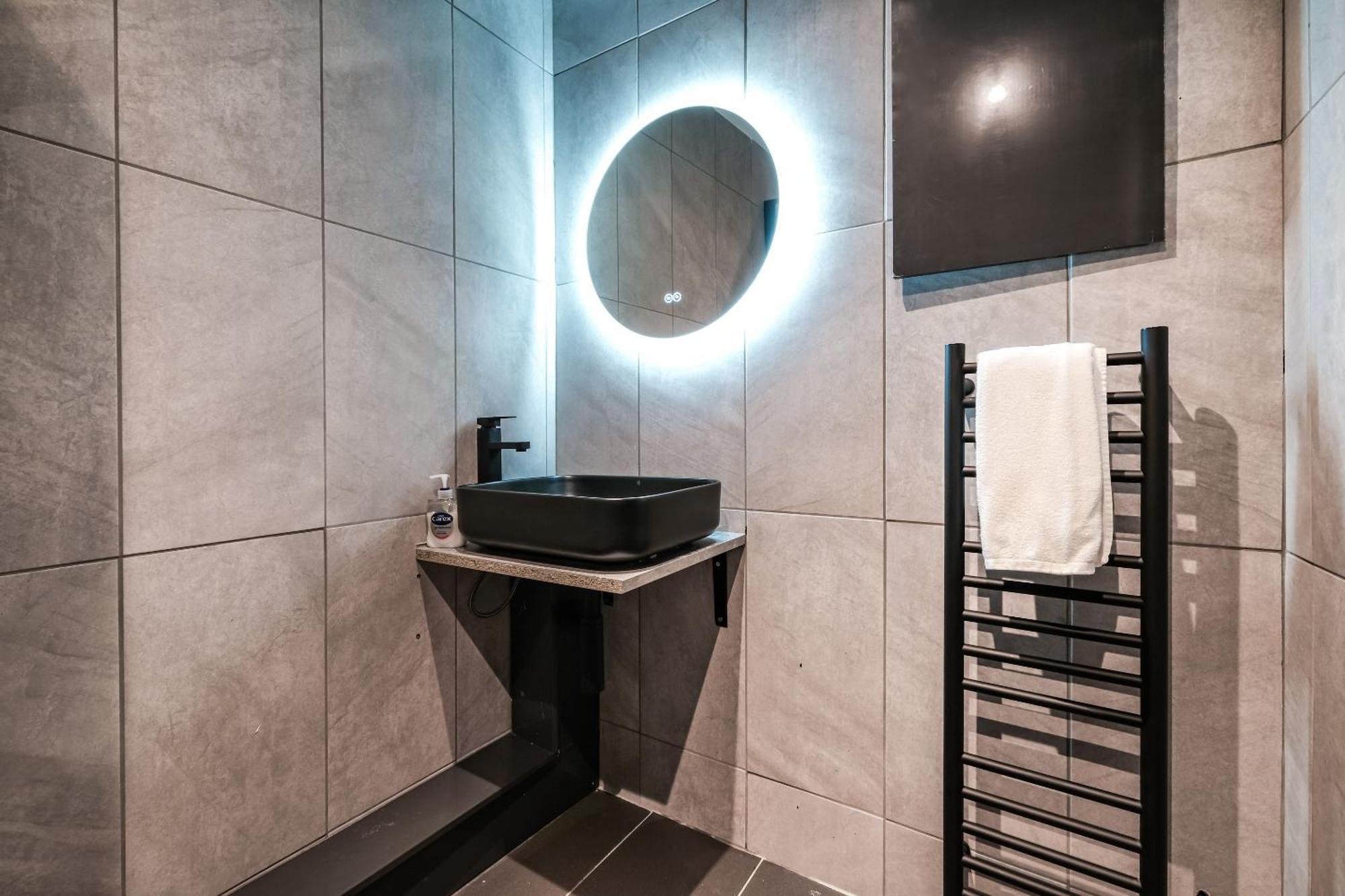 Piccadilly Dreams 1Br Sleep 4 Retreat Vrf Apartment Londra Exterior foto